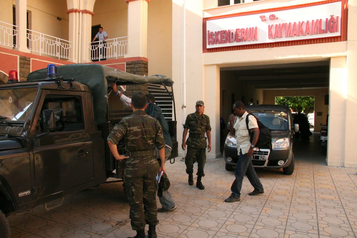 Hatay'da 15 Kaçak Göçmen Yakalandı