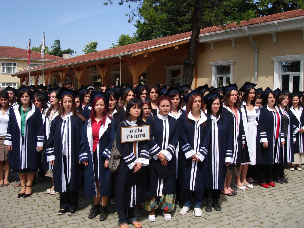 Saü Hendek Eğitim Fakültesinde Mezuniyet Töreni