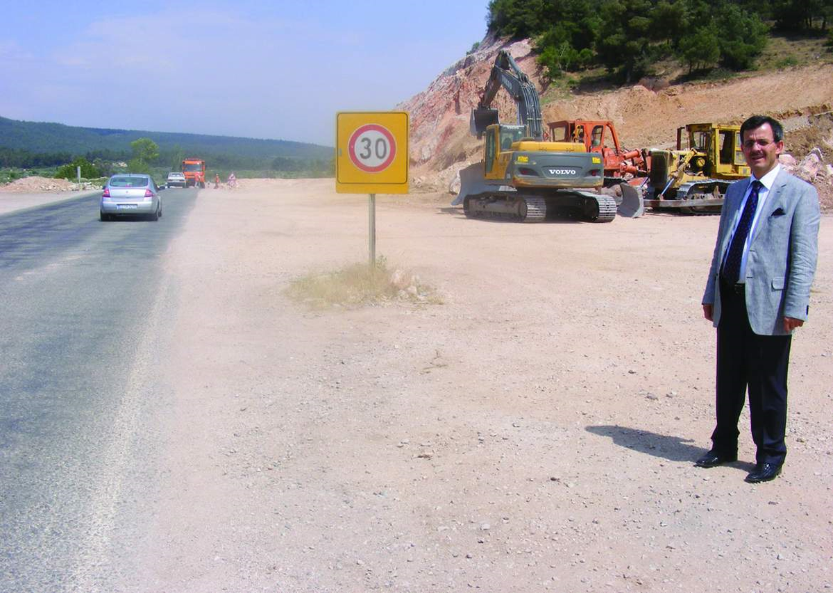 AK Parti İl Başkanı Yıldız, Yol Çalışmalarını İnceledi