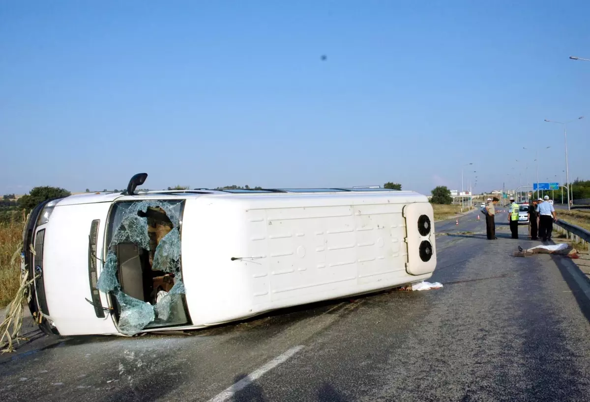 Bursa'da Trafik Kazası: 2 Ölü, 11 Yaralı