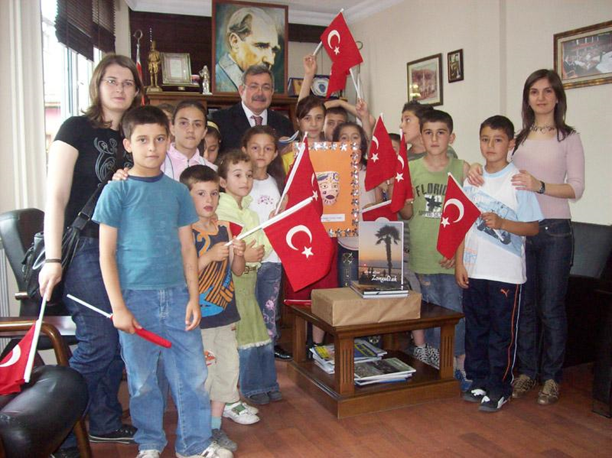 Eğitim Gönüllülerinden Başkan Gülşen'e Ziyaret
