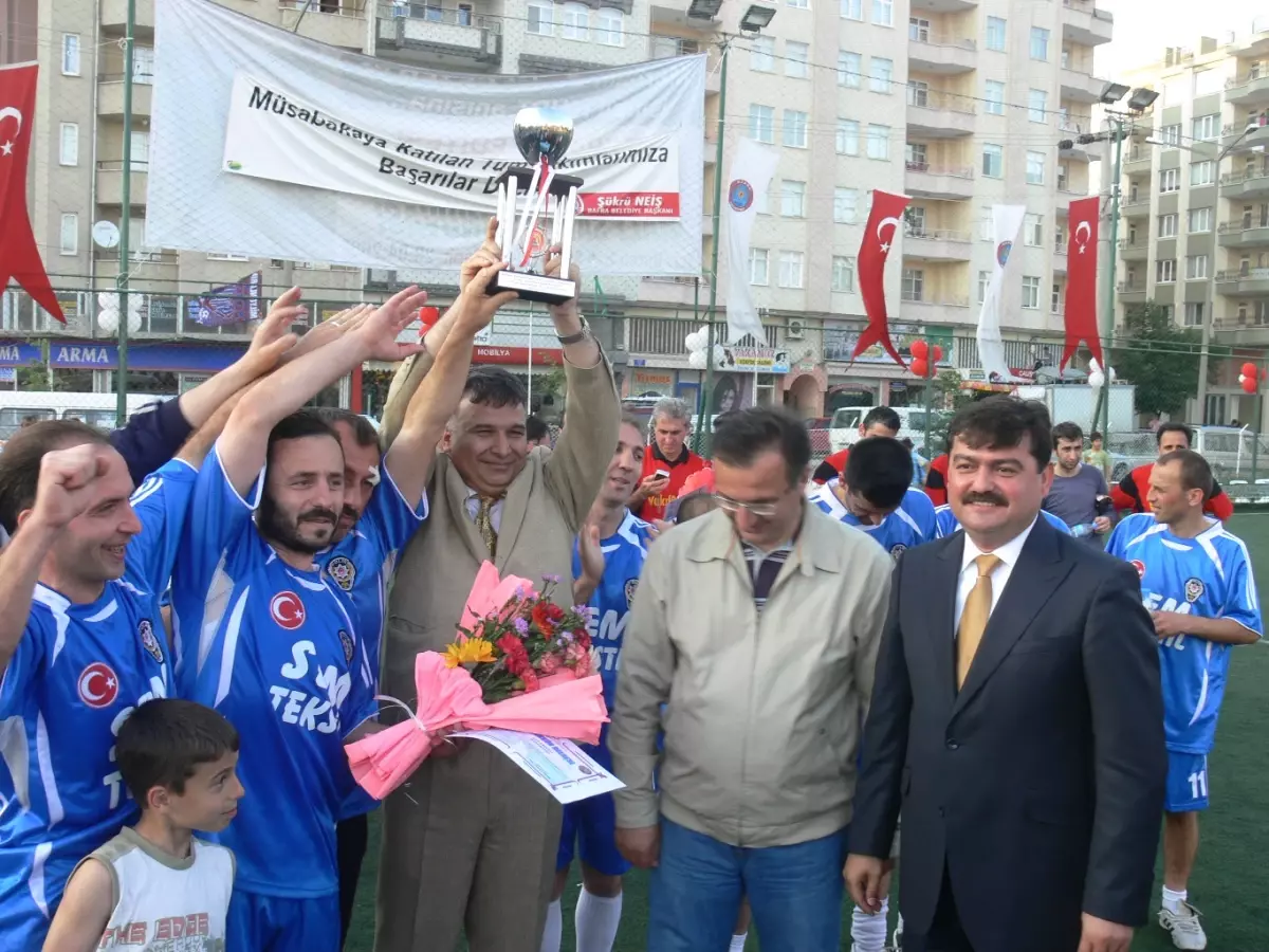 Öldürülen Teknik Adamların Anısına Futbol Turnuvası