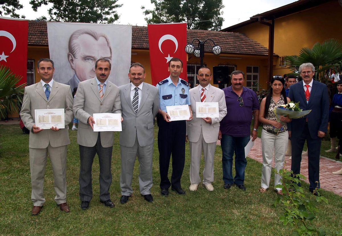 Çinicilik Kursuna Katılan Bürokratlar Sertifikalarını Aldı