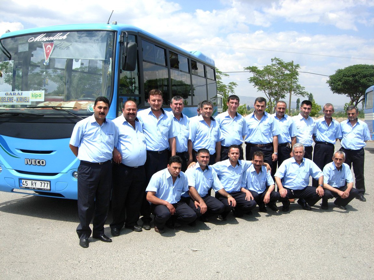 Salihlili Minibüsçülere Tek Tip Elbise Şartı Getirildi