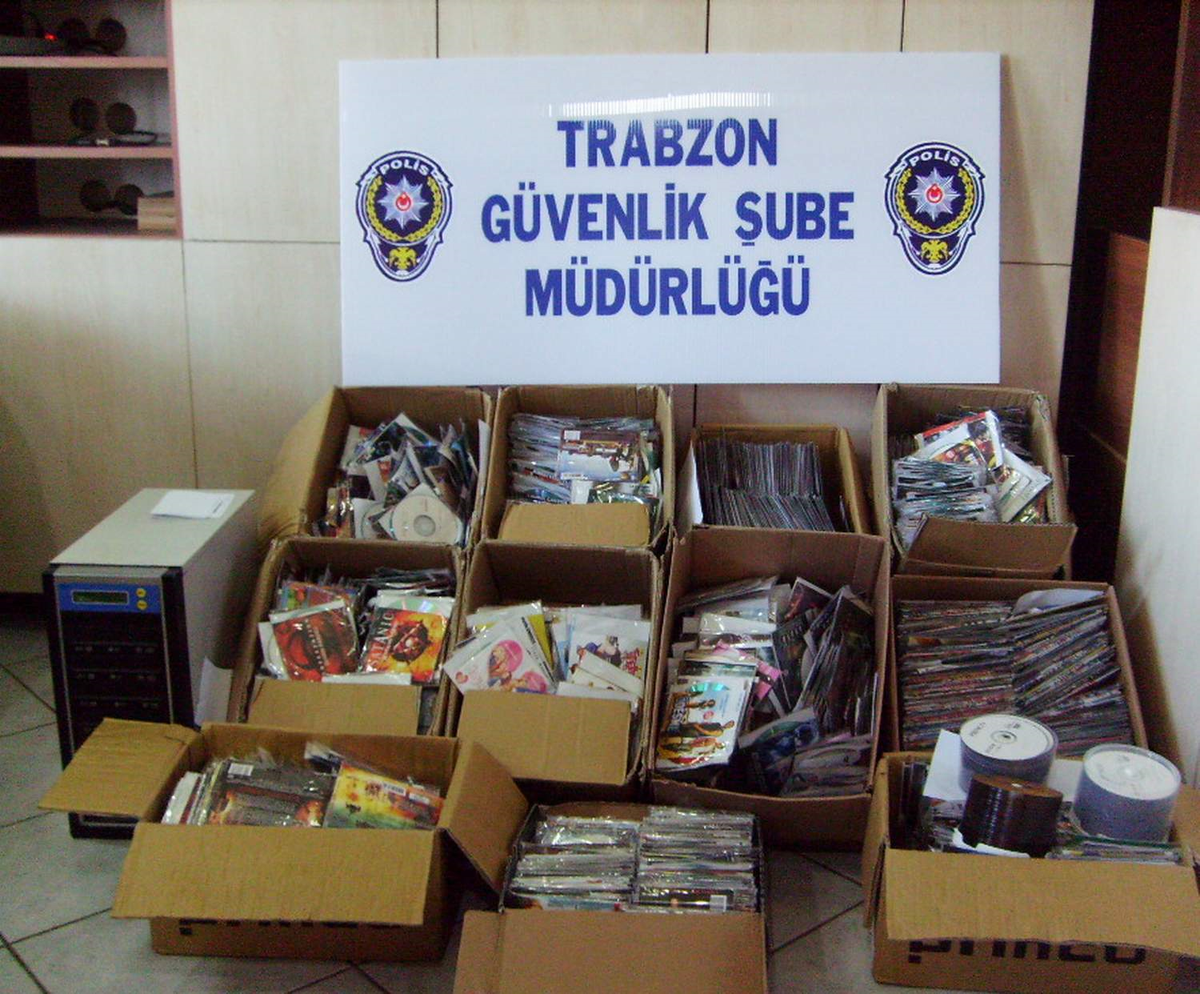 Trabzon'da Kaçak Cd Operasyonu