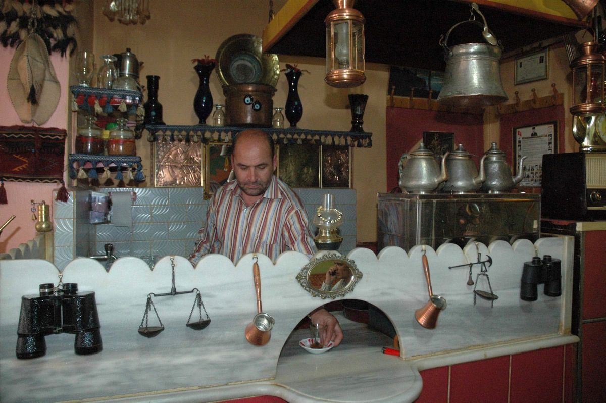 Kahvehane Değil Sergi Salonu