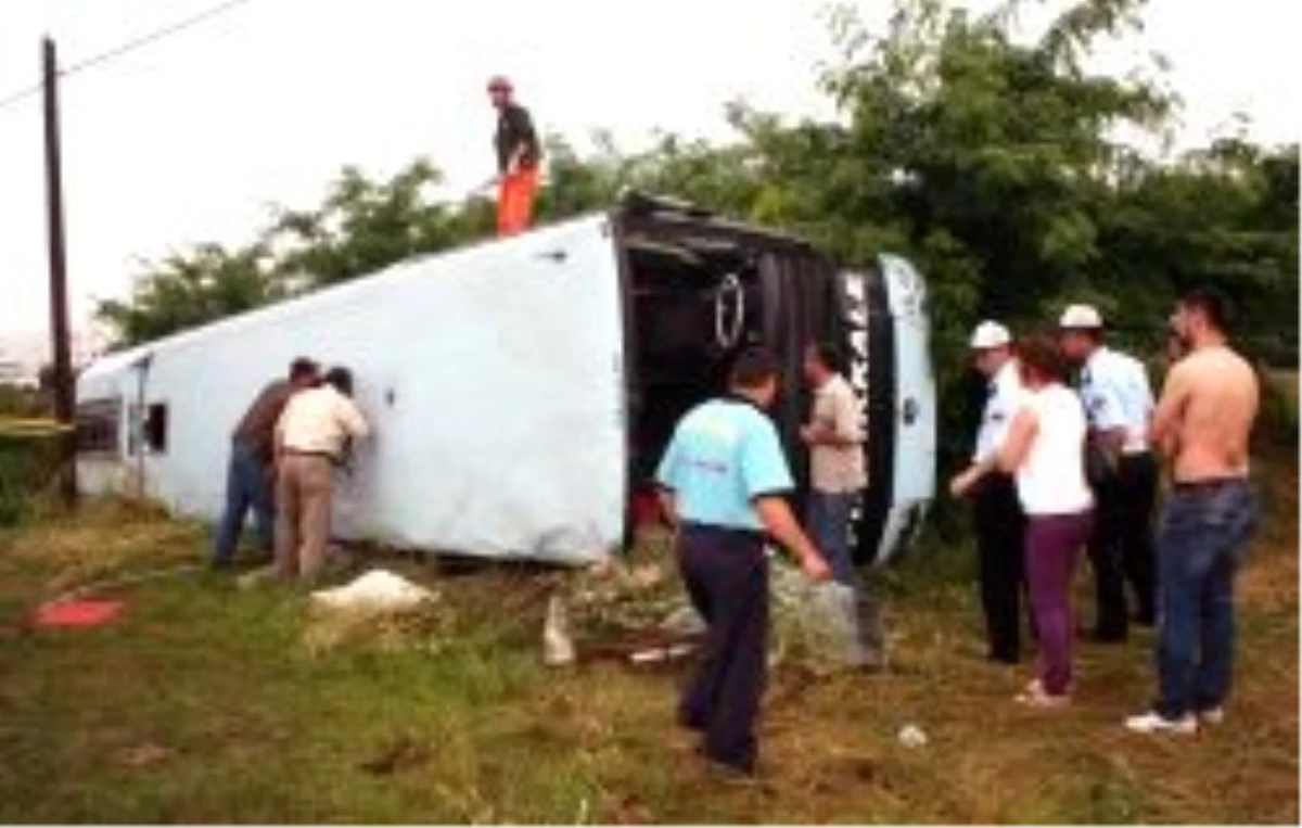 Samsun\'da Trafik Kazası: 3 Ölü, 41 Yaralı