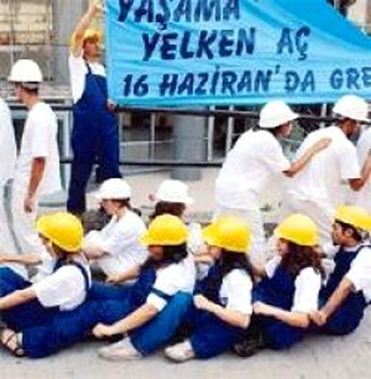 Disk, Tuzla'da Grev Denedi İşçi 'Bıçak Sırtında' Çalıştı