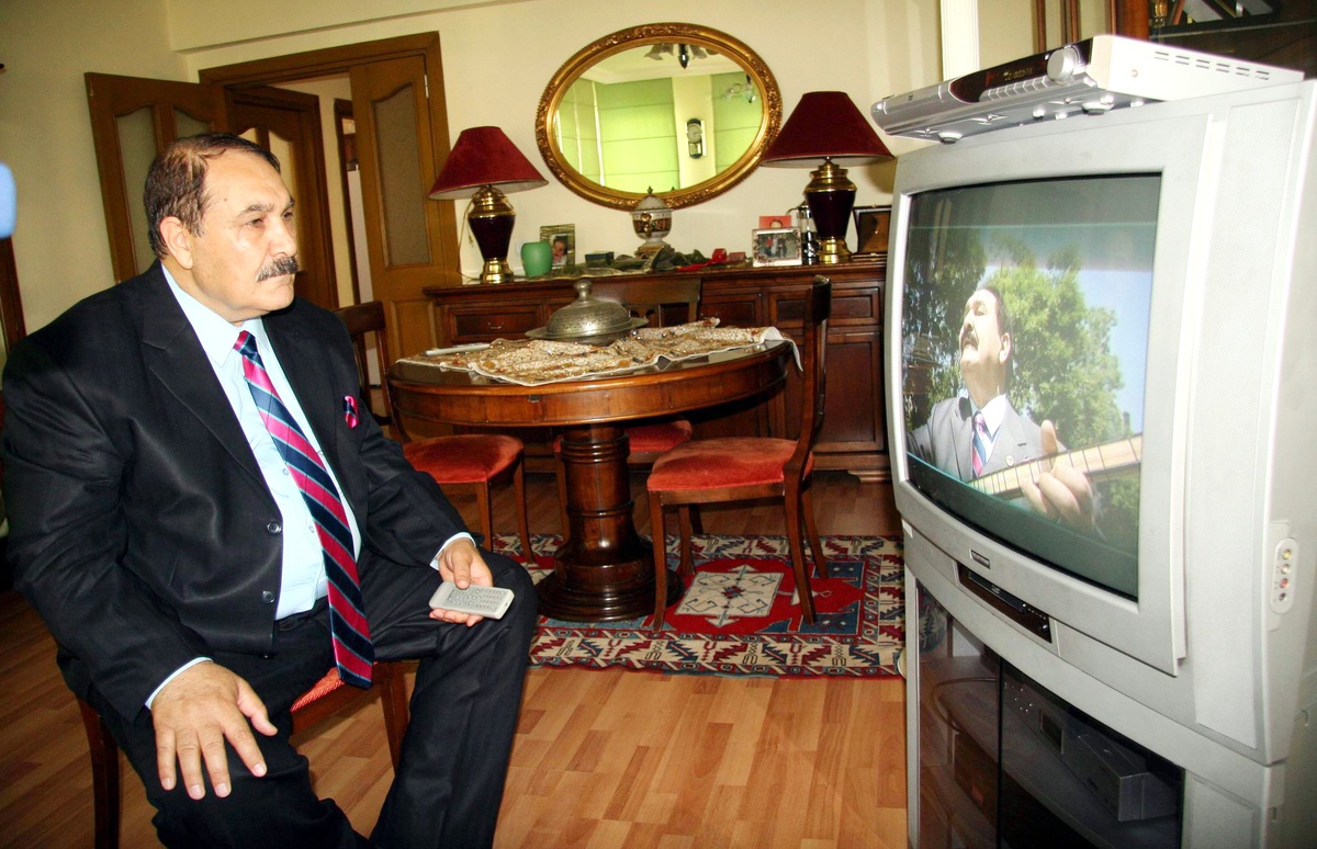 Hilmi Şahballı'dan Milli Takıma Türkülü Destek