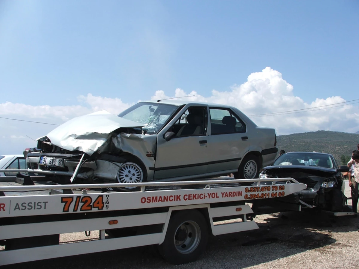 Osmancık\'ta Trafik Kazası: 4 Yaralı