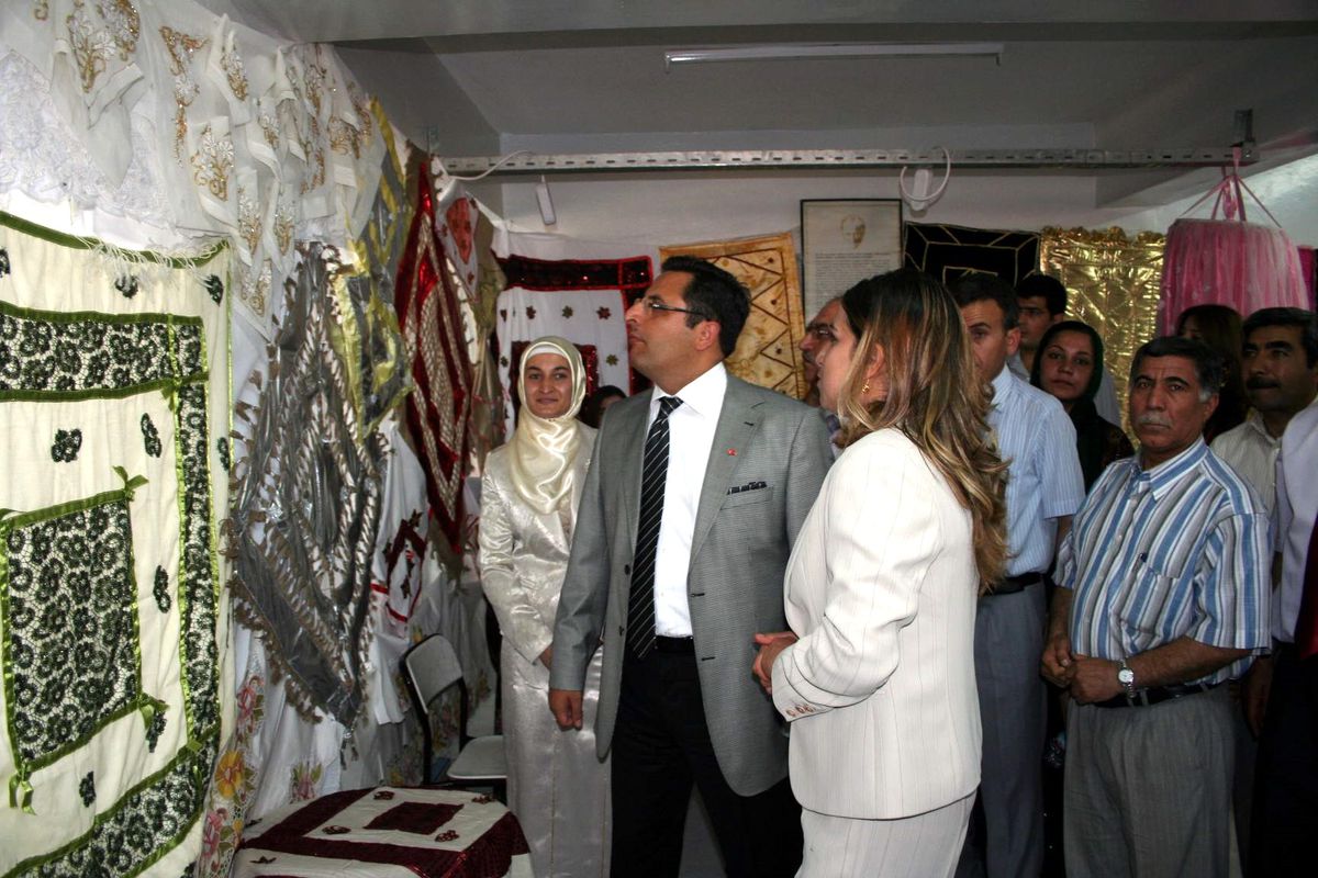 Şanlıurfa'nın Suruç İlçesinde Bedensel Engellilerin Sergi Açtı