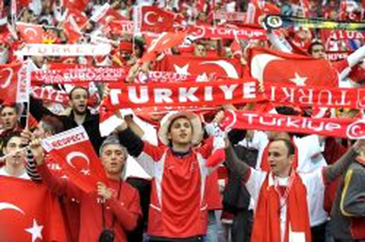 Sevinçten Öldüler