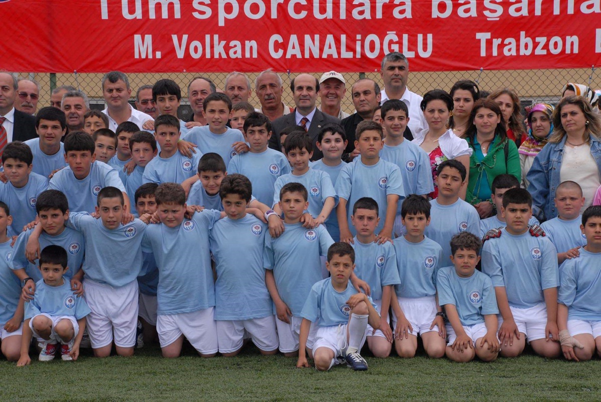 Trabzon Belediyesi Yaz Futbol Okulu Açıldı