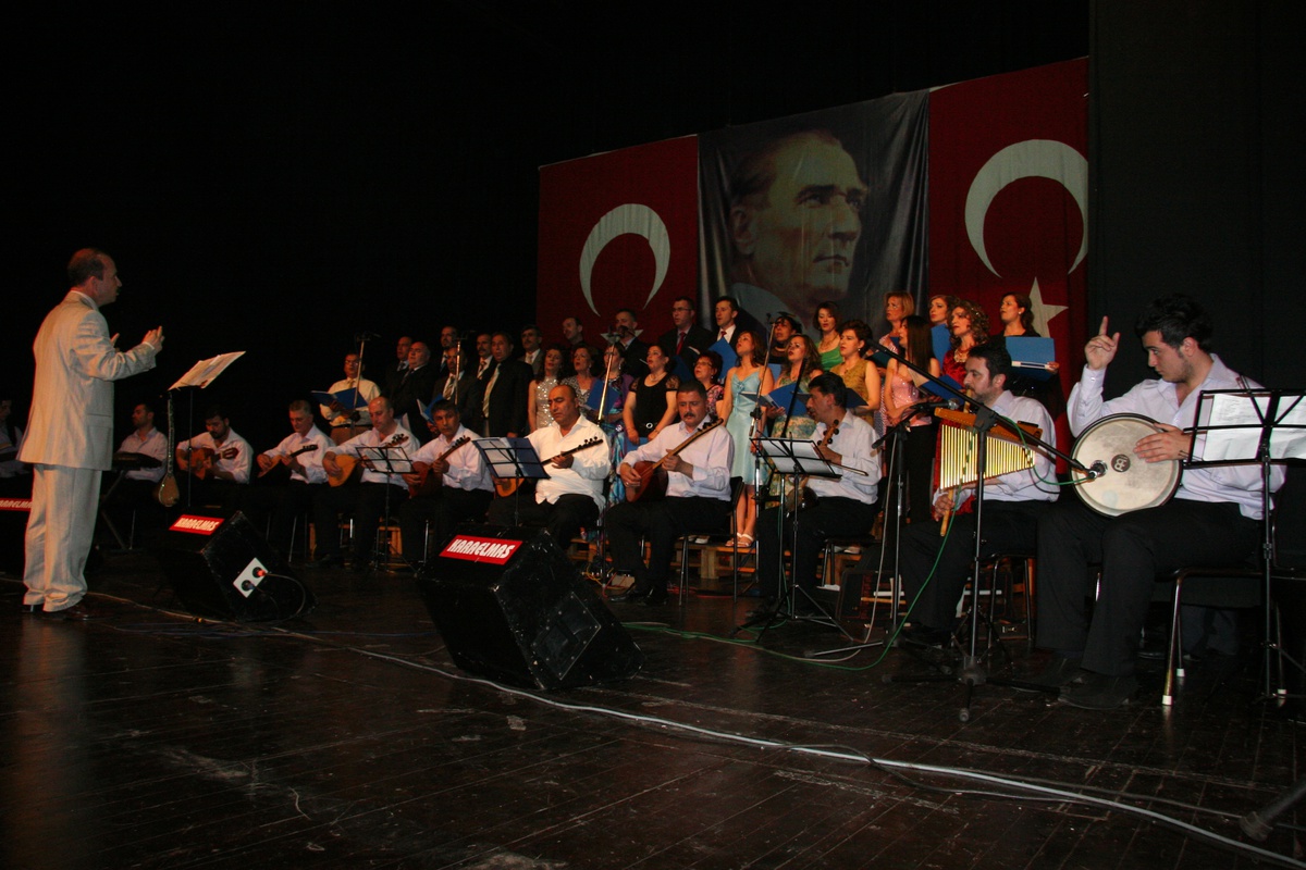 Zonguldak'ta Türk Halk Müziği Konseri