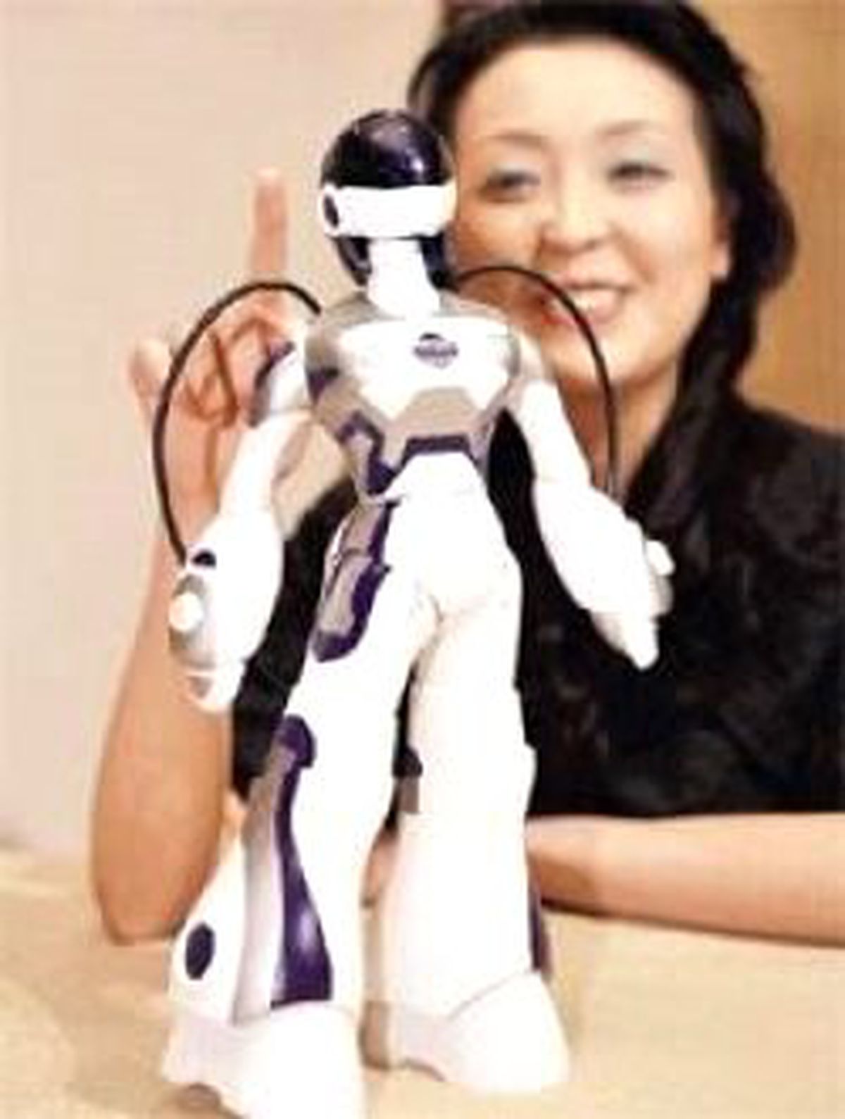 Bekar Erkeklere Robot Kız Arkadaş