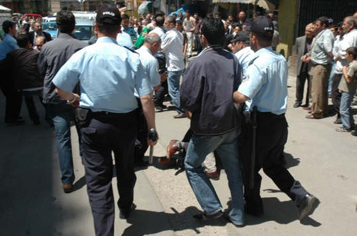 Erzurum'da Taşlı, Sopalı Kavga: 3 Yaralı