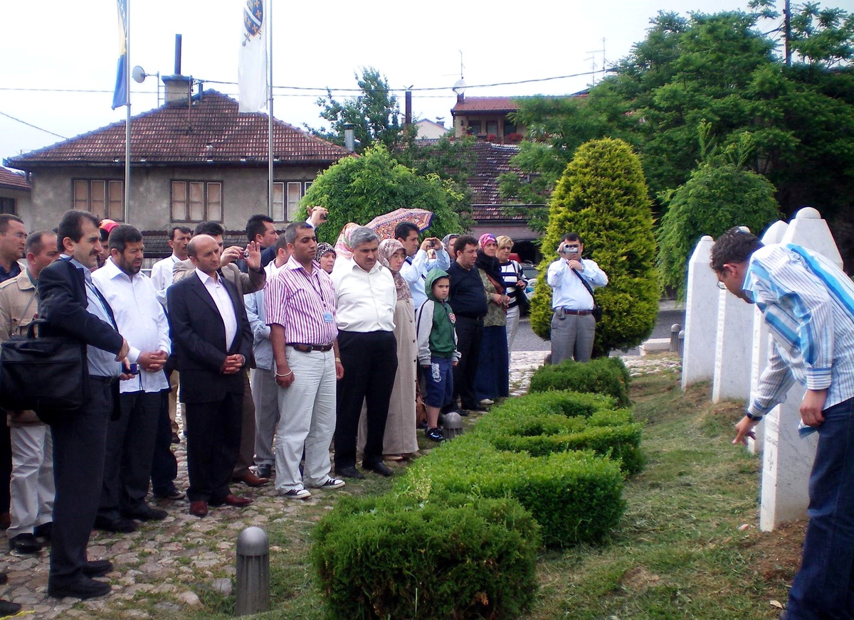 Gapgiad Üyeleri'nden Bosna'ya Çıkartma