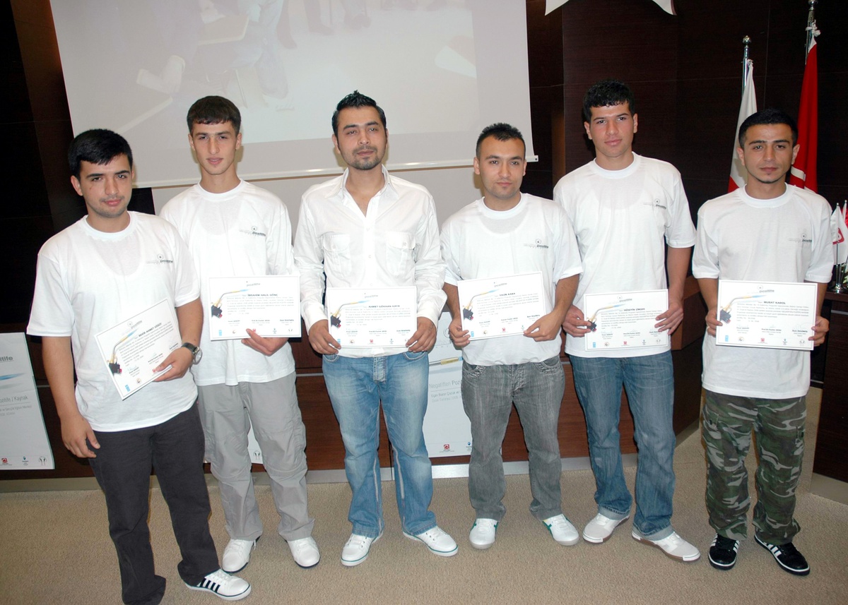 Sokak Çocukları Hem Meslek Edindi Hem İş Buldu