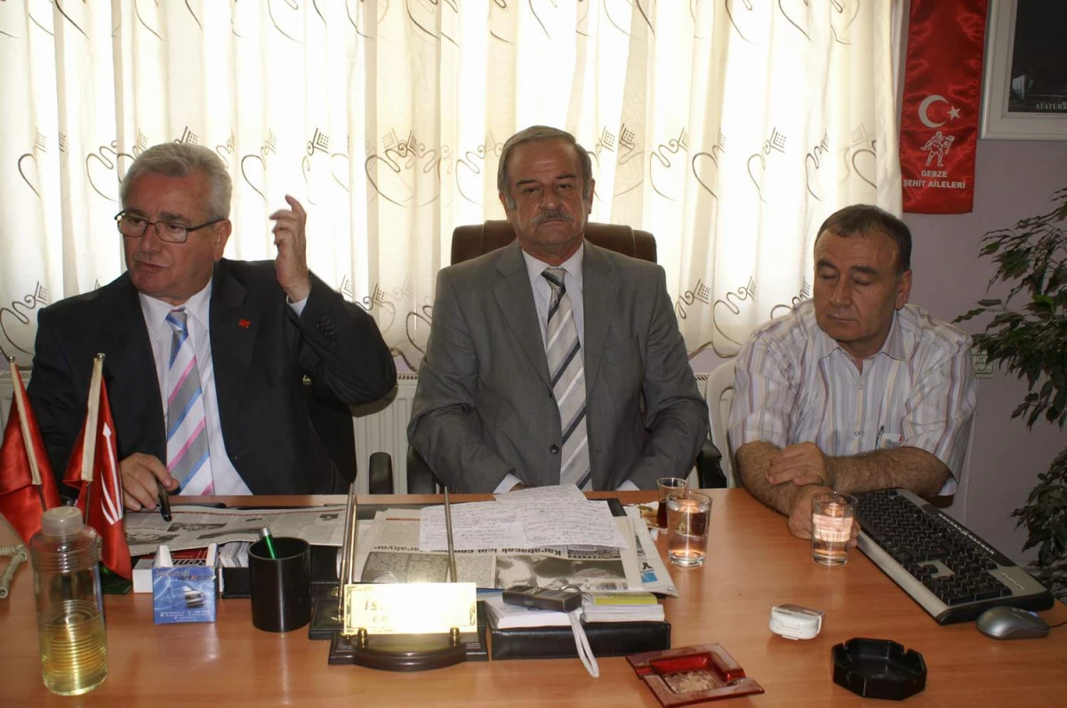 CHP Genel Başkan Yardımcısı Selvi, Gebze\'yi Ziyaret Etti