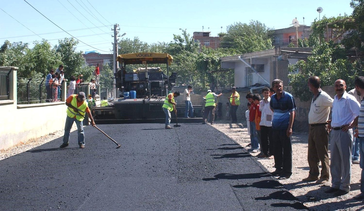 Diyarbakır'da Yeni Yerleşim Alanları Asfaltlanıyor