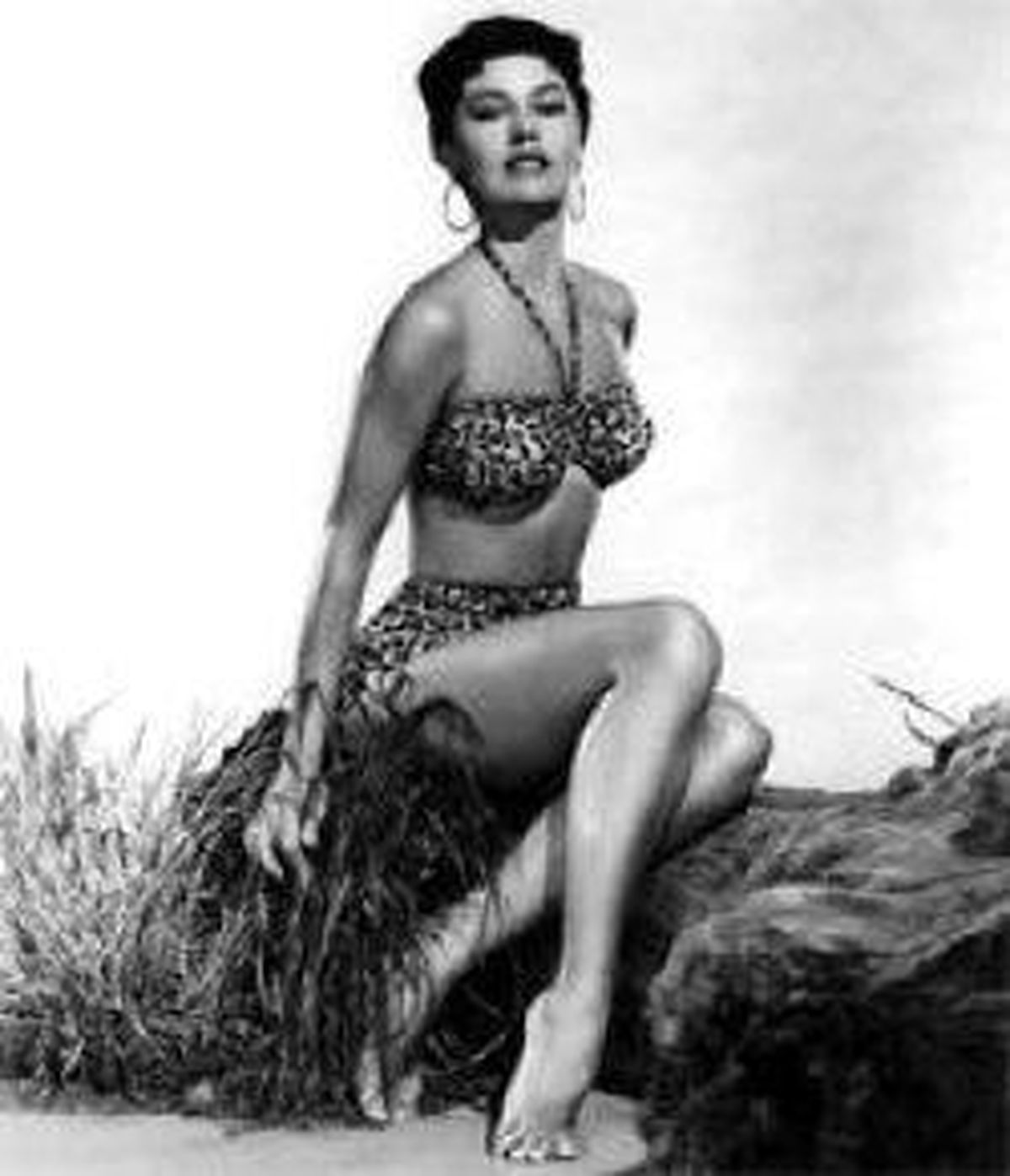 Hollywood'un Uzun Bacaklı Güzeli Öldü