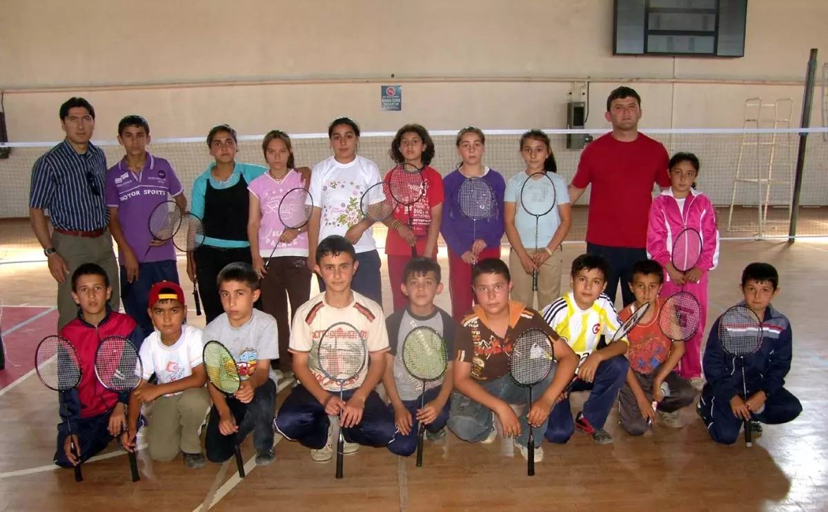 Vezirköprü'de Badminton Müsabakaları Sona Erdi