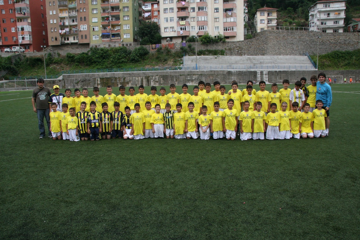 Fenerbahçe Futbol Okulu Yoğun İlgi Görüyor