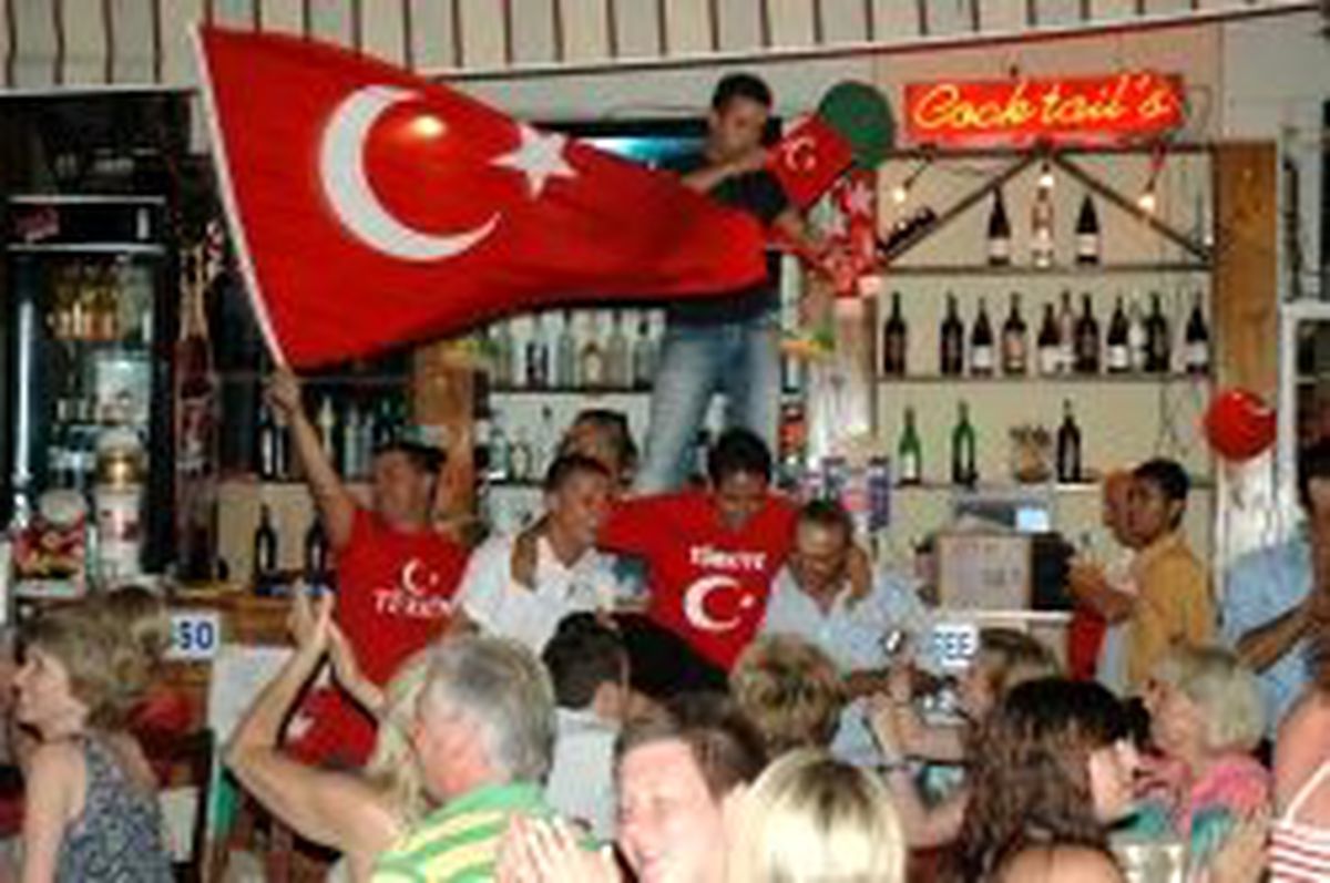 Kuşadası'nda Milli Coşku