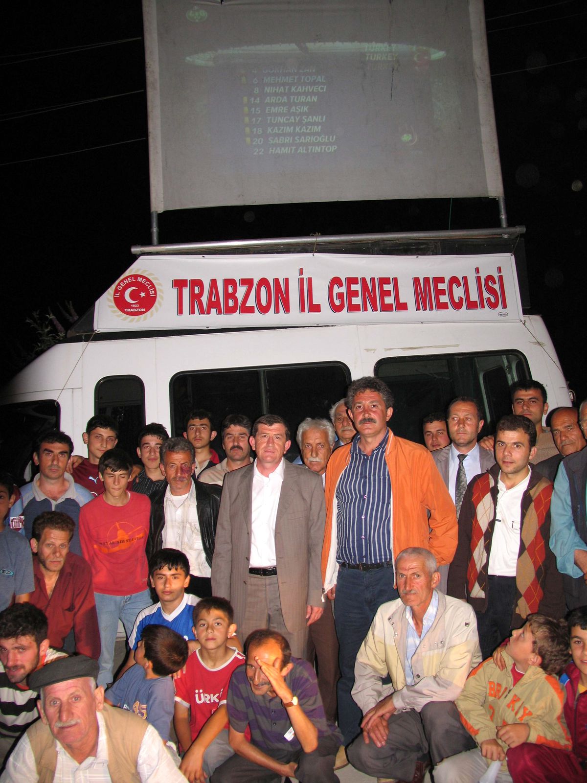 Yeşilyurt Köylüleri Milli Maçı İlk Kez Dev Ekrandan İzledi