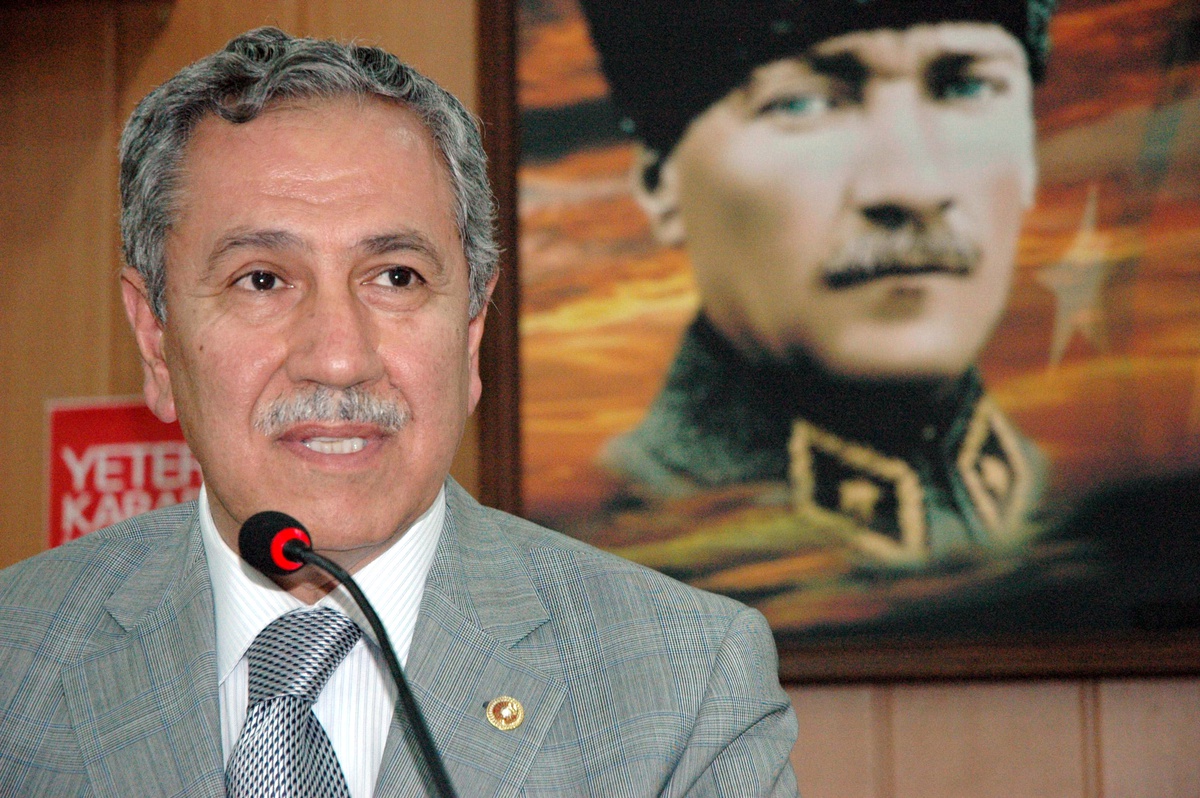 Eski TBMM Başkanı Bülent Arınç'tan Kapatma Davası Açıklamaları
