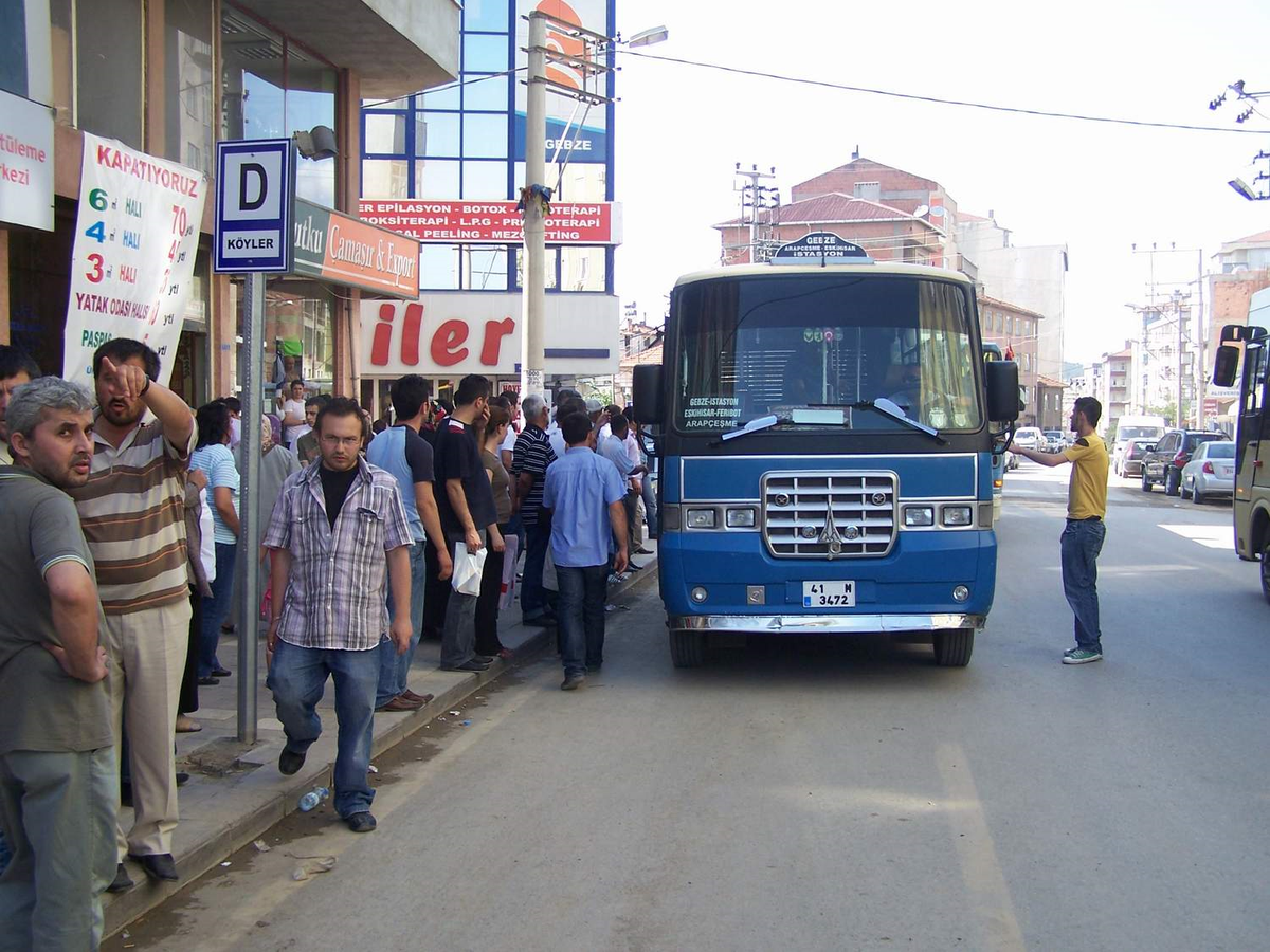 Kent Meydanı Projesiyle Başlayan Karmaşa Vatandaşı Çileden Çıkardı