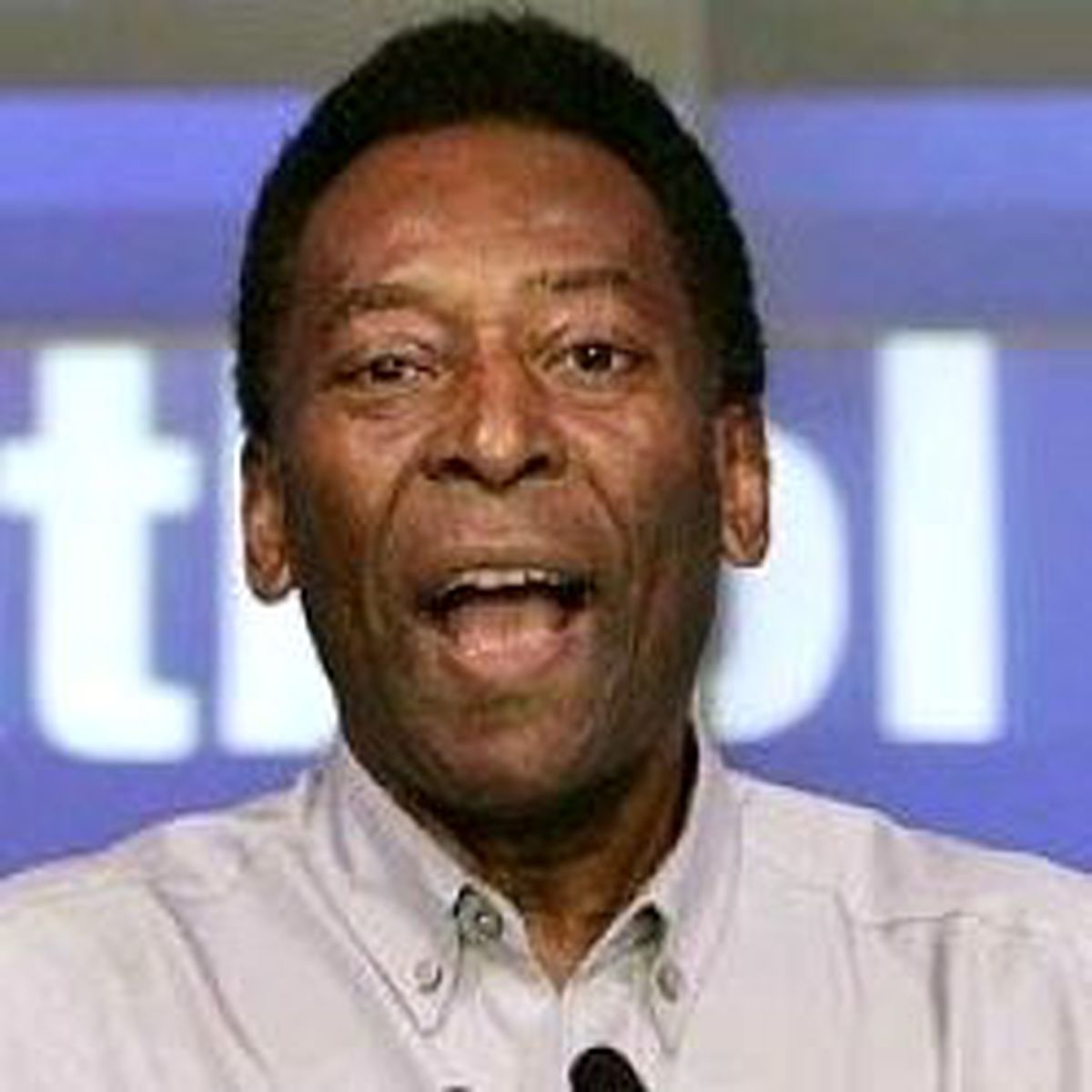 Pele'yi Otomobilinde Soydular