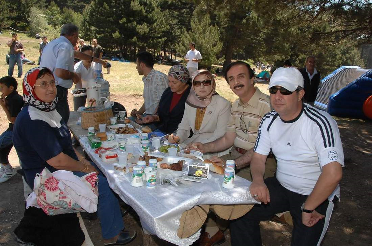 Yıldırım Belediyesi Çalışanları Piknikte Bir Araya Geldi