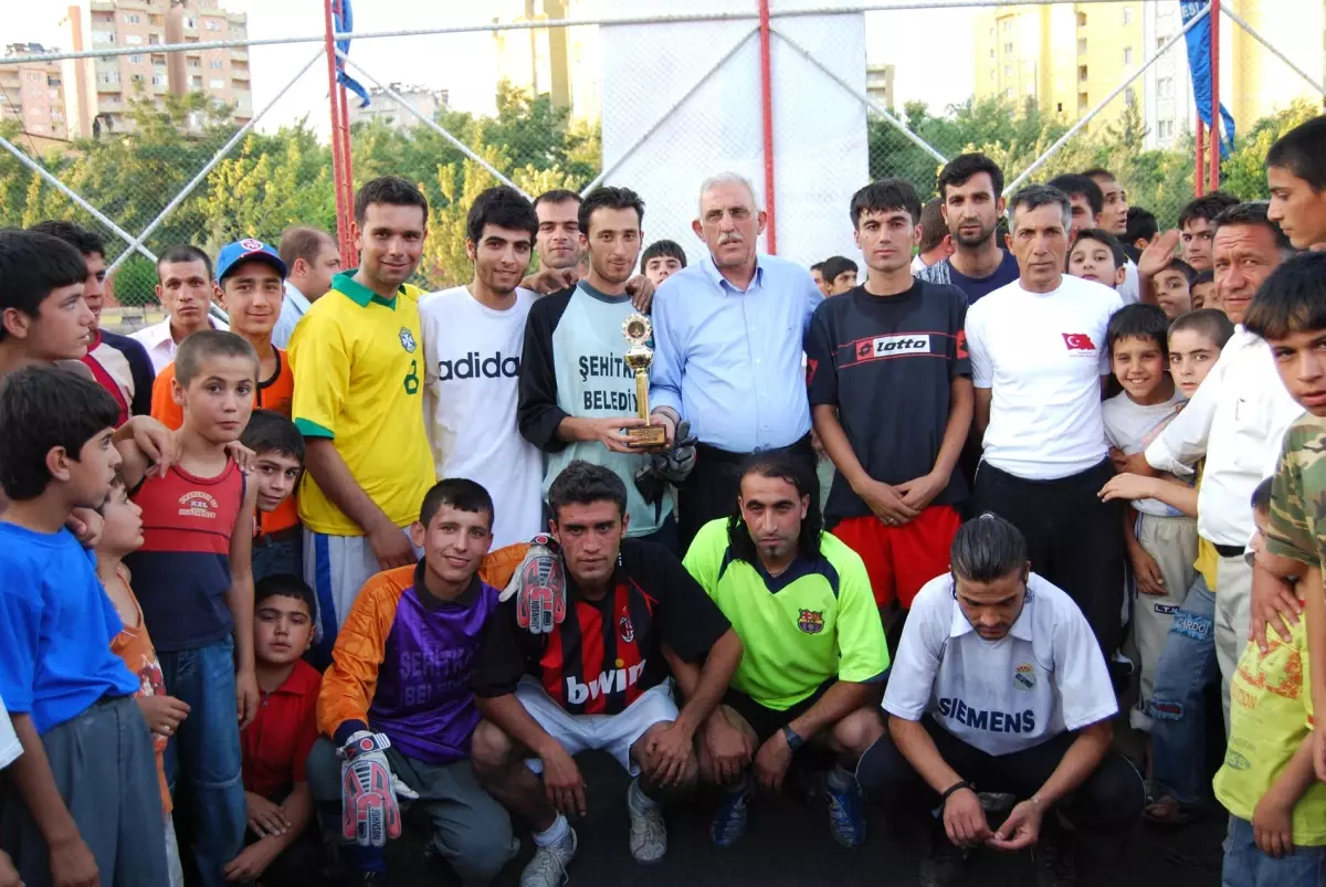 Metin Özkarslı Başkanlık Kupası Halı Saha Futbol Turnuvası Başladı