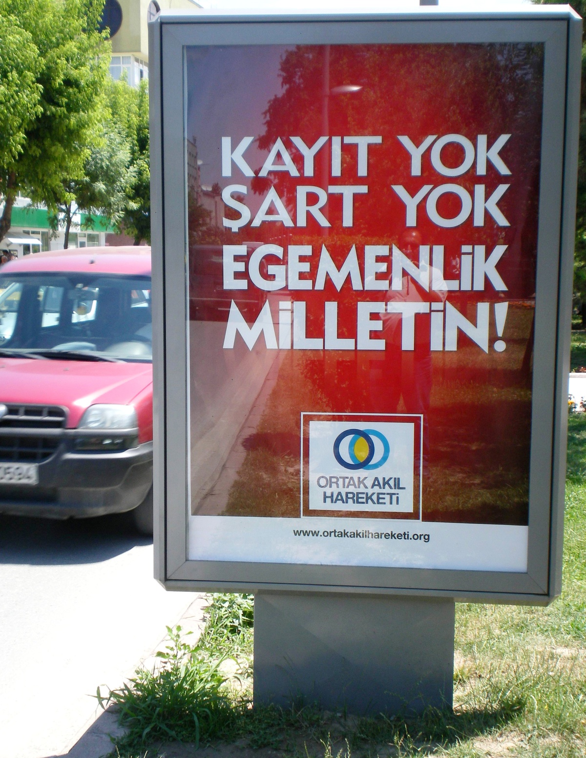 Milli Egemenlik Tartışmaları Bilboardalara Taşındı