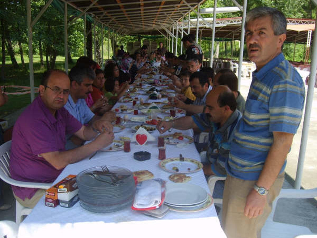 Gökçebey'de Tayini Çıkan Öğretmenlere Veda Yemeği