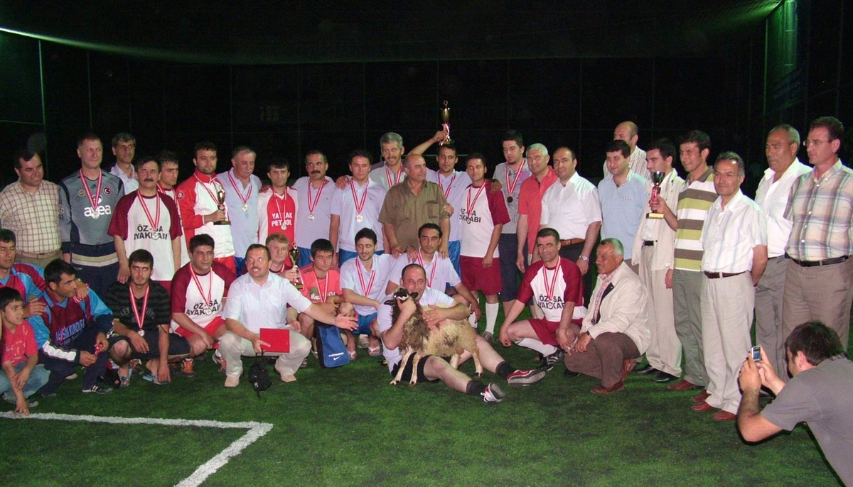 Yakakent Kaymakamlığı'ndan Halı Saha Futbol Turnuvası