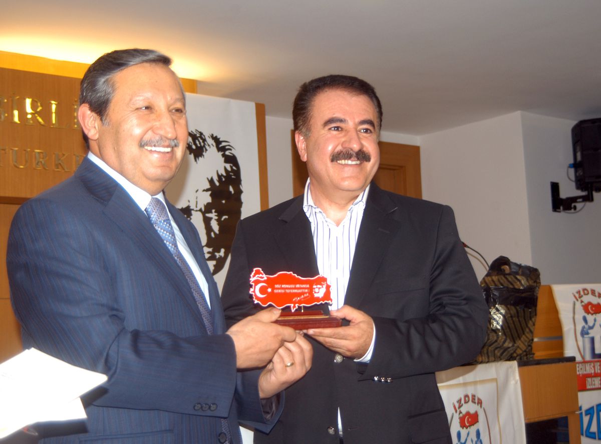 Başkan Şahin'e 'Kentsel Dönüşüm Ödülü'