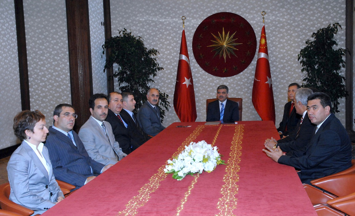 Cumhurbaşkanı Abdullah Gül, Türk Diş Hekimleri Birliği Heyetini Kabul Etti