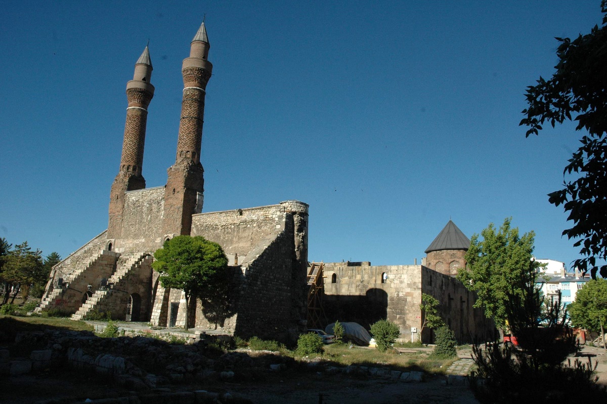 Selçuk Park Etrafında Arkeolojik Kazı Çalışmalarına Başlandı