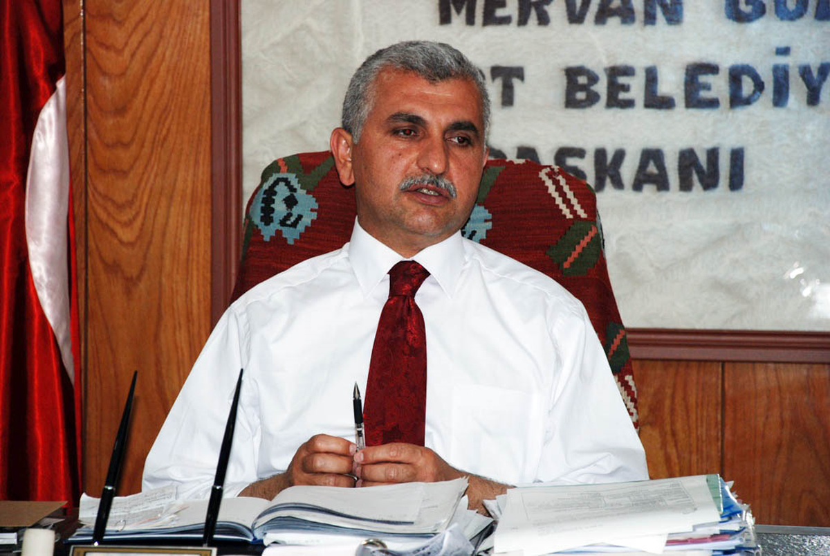 Siirt'teki İşçi ve Firma Anlaşmazlığına Belediye Başkanı Gül Son Verdi