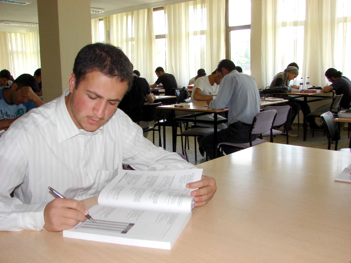 Van'da Gençler Umutlarını KPSS'ye Bağladı
