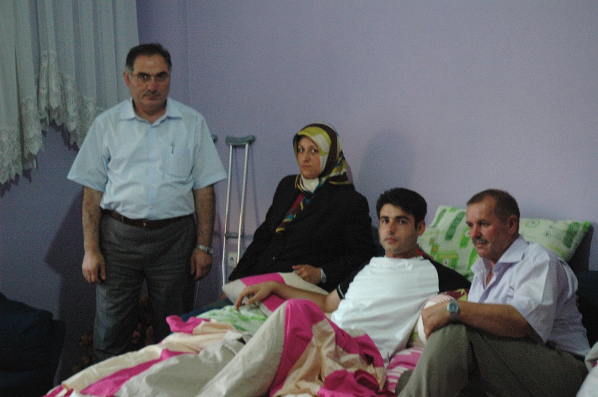 Ak Partililerden Gaziye Ziyaret