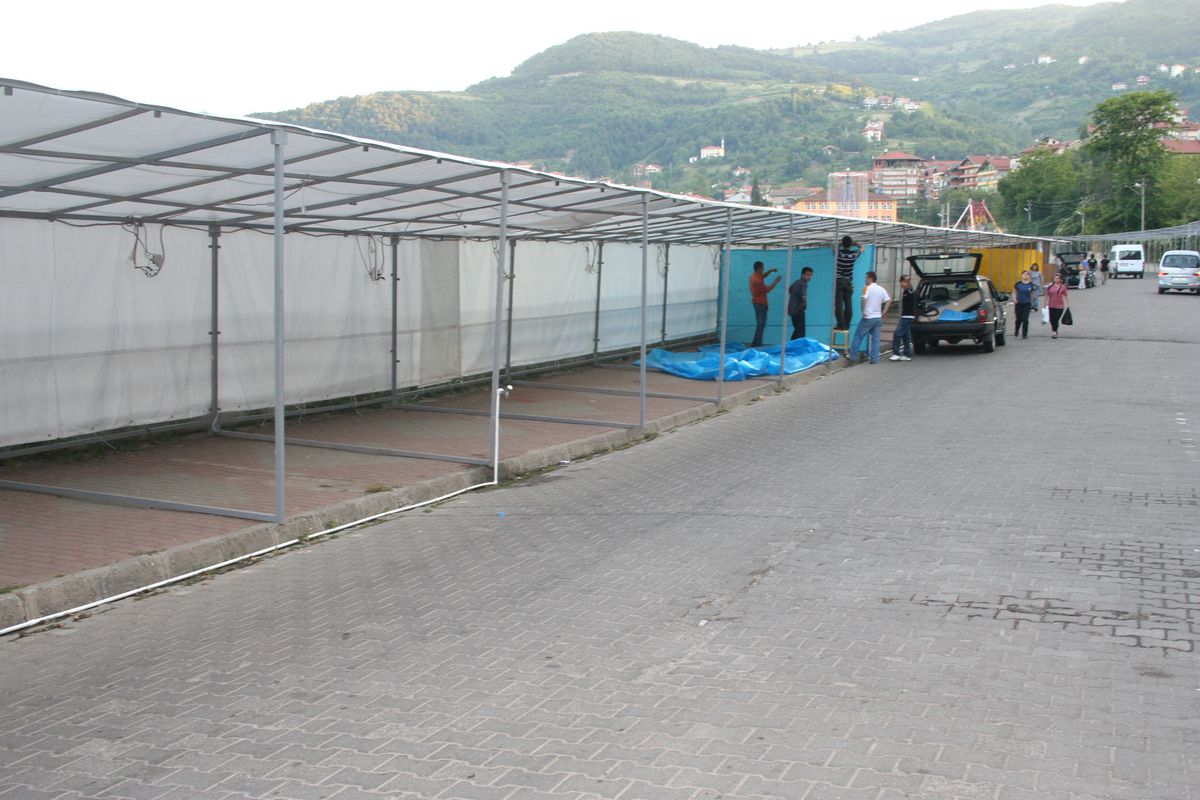Festival Standları Kurulmaya Başlandı