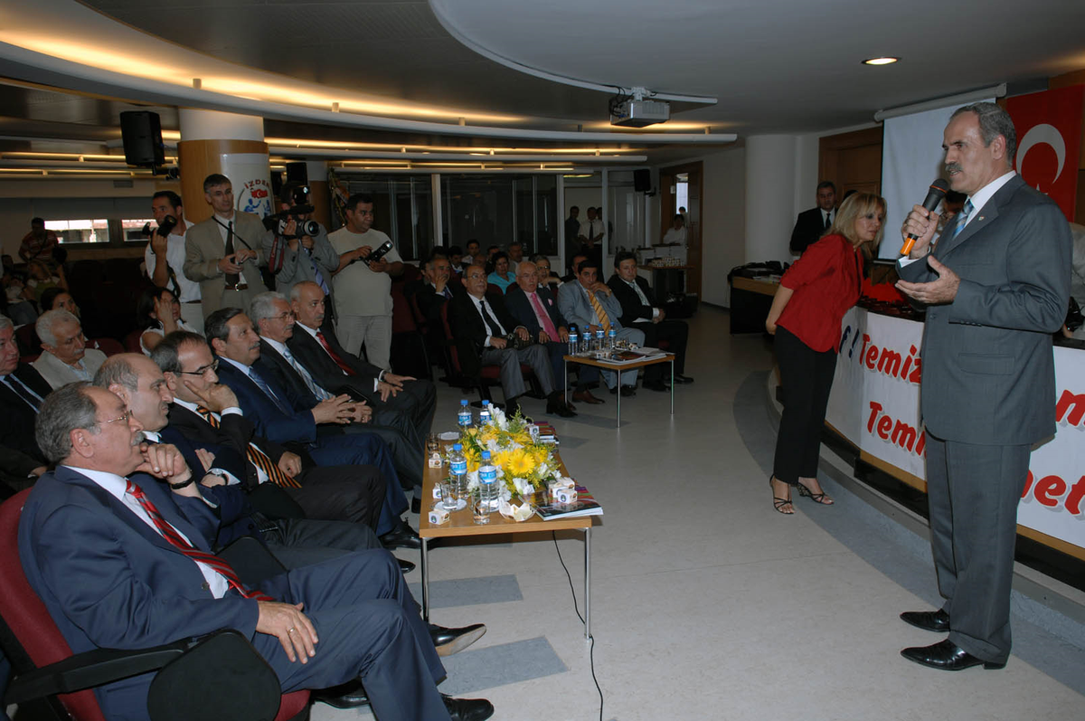 İzder'den Altepe'ye Yılın Başkanı Ödülü