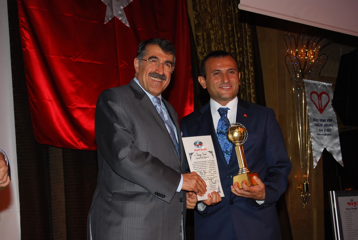 Şanlıurfalı Robin Hood Lakaplı Kaymakam Tuncay Sonel Ödüllere Doymuyor