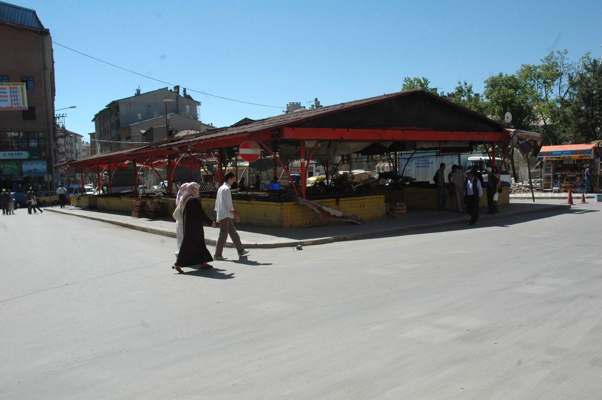 Sivas'ta Örnek Yıkım