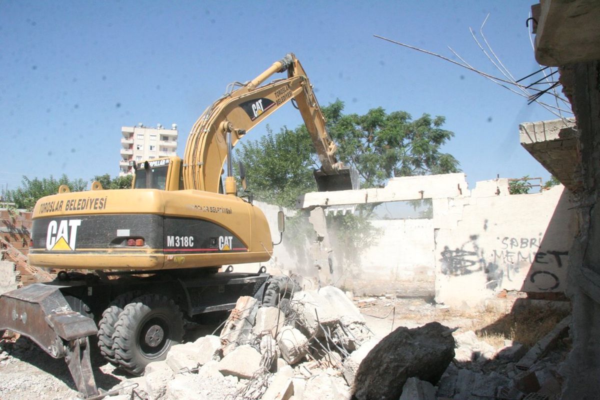 Toroslar'da Görüntü Kirliliğine Son