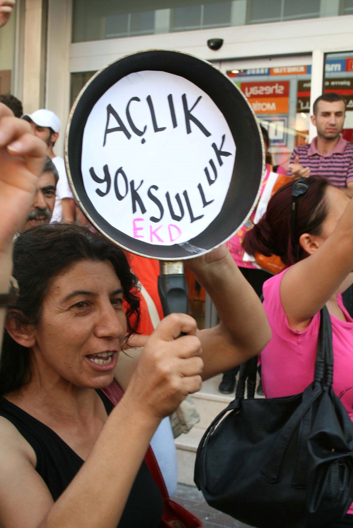 Mersin'de Zamlara Karşı Tencereli-tavalı Eylem