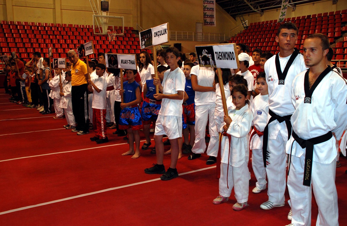 Samsun'da Yaz Spor Okulları Törenle Açıldı